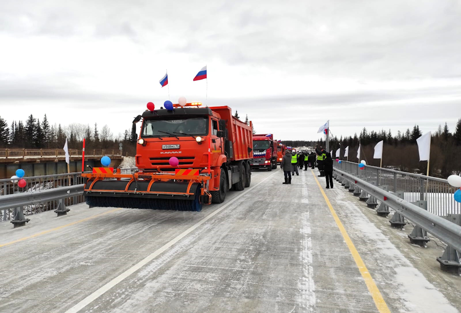 В Якутии открыли новый мост через реку Нюю