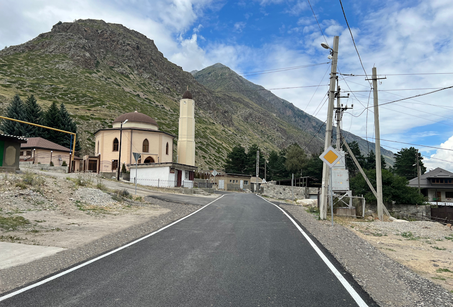 В Кабардино-Балкарии благодаря нацпроекту обновляют высокогорные дороги