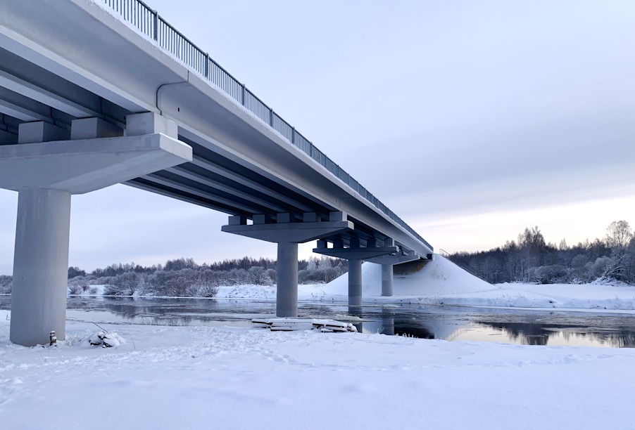 В Псковской области капитально отремонтирован мост через реку Великую